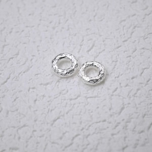 Perlina rondella martellata in argento sterling, distanziatore con foro grande