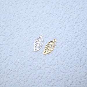 Vergulde bedel met hol blad, 5 x 13 mm