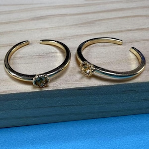 2/10 piezas de engastes de anillo chapados en oro de 14 quilates para perlas semiperforadas, anillos abiertos dorados, anillos ajustables para la fabricación de joyas.