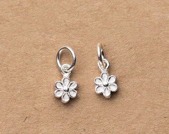 Sterling Silber Daisy Anhänger, kleiner Blumenschmuck (6x6x9mm)