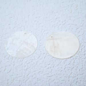 Mother of Pearl Round Disc Beads, Shell Pendant Charm for Jewelry Making