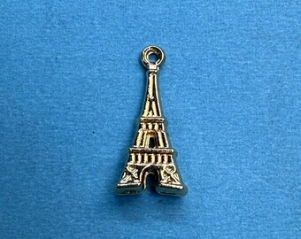 Colgante francés con dije de la Torre Eiffel chapado en oro de 14k