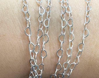 Colar com corrente de coração brilhante em prata de lei, ideal para confecção de joias.