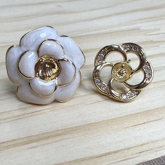 14K Gold Plated Enamel Flower Earring Post, Vintage Ear Stud  display picture 1