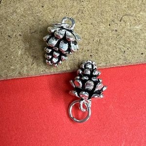 Sterling Silber Tannenzapfen Charm Anhänger, Natur Armband, Wald Halskette, Baum Ohrring, kleine Charme, Botanische Schmuck, Pine Cone Charme