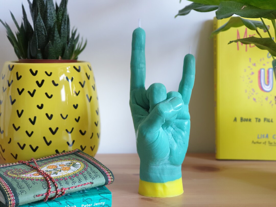 Vela De Mano Gesto Del Rock De Tamaño Y Apariencia Real. Etsy