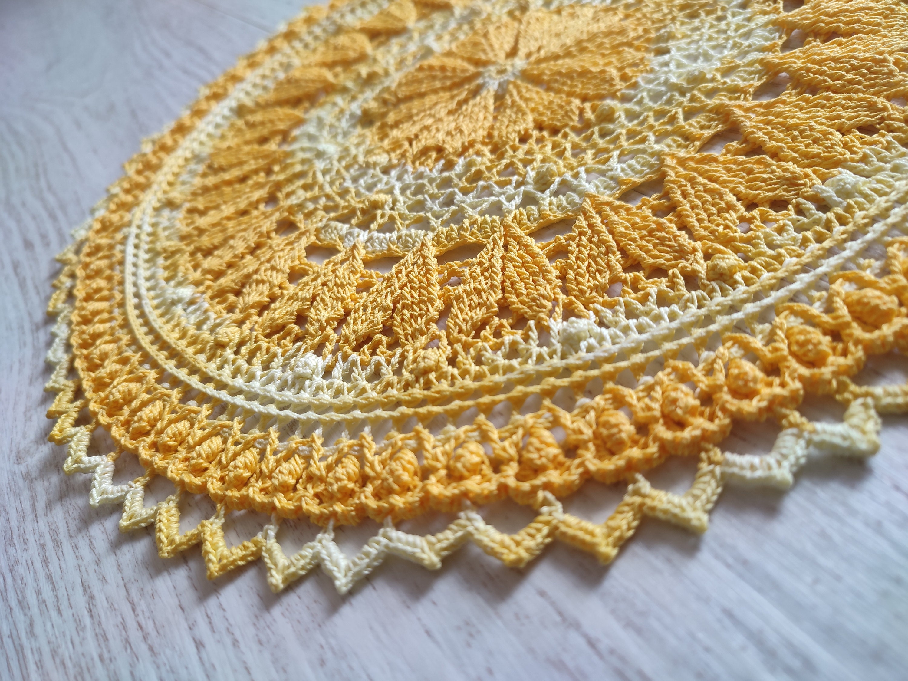 Coeur Doily Crochet, Joli Napperon Jaune Fait à La Main, Centre de Table en Dentelle Coton avec Cœur