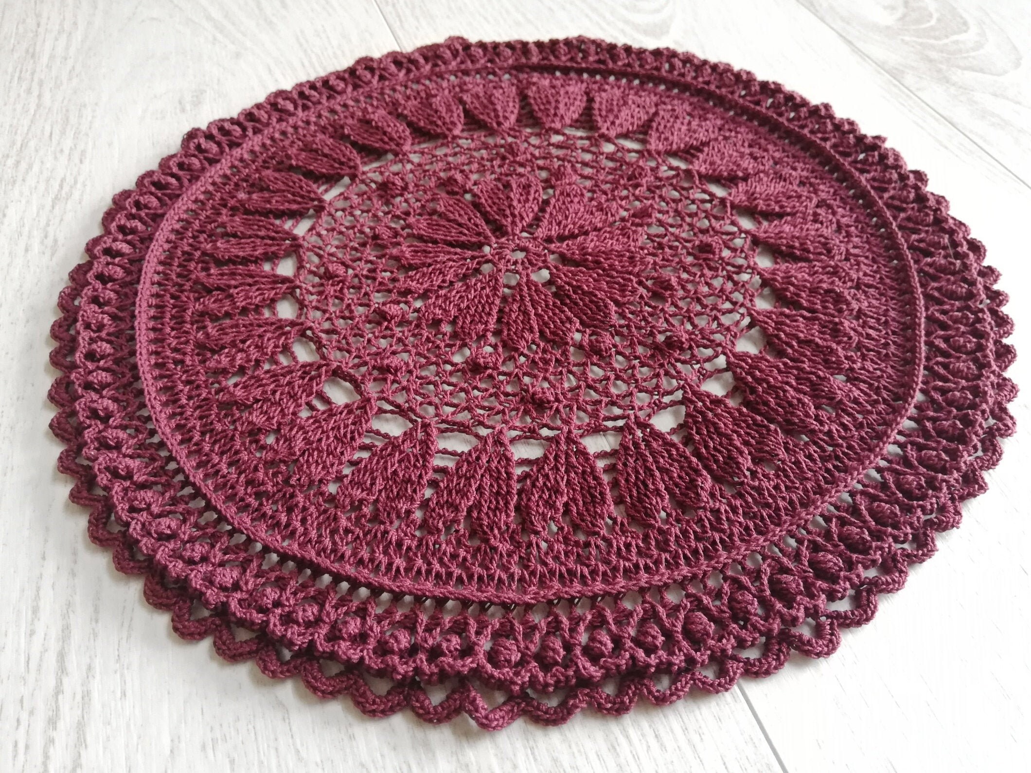 Bourgogne Napperon Crochet 30cm , Mandala Texturé 3D Fait Main avec Des Coeurs, Décor Unique de Tabl