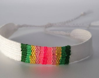 Hand-woven bracelet: The "White Rainbow", adjustable, in cotton and 1 polyester thread, for women