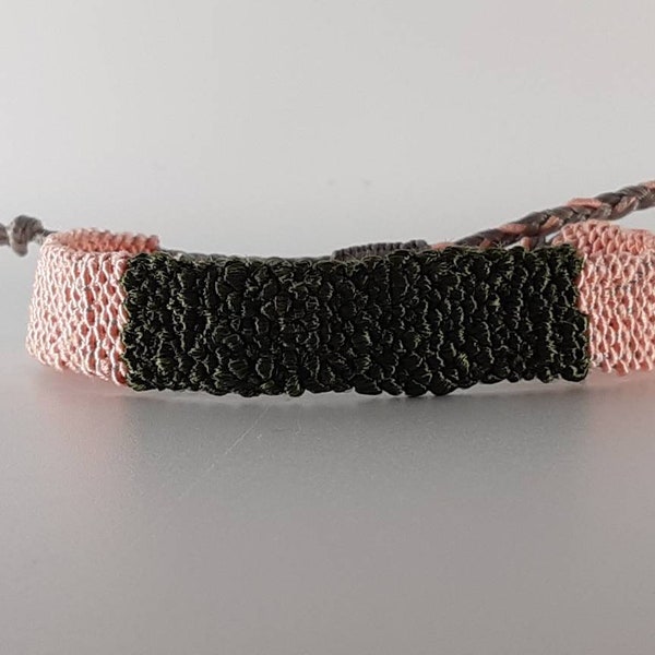 "Softness in the Tundra": Hand-woven, adjustable bracelet in powder pink satin cotton and bottle green satin thread for women