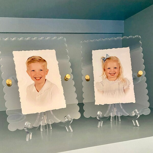 Clear Acrylic Frame With Scalloped Edge, Custom Picture Frame, Floating Acrylic Art, Baby Picture Frame, 5x7 Photo Frame, Acrylic Framed Art