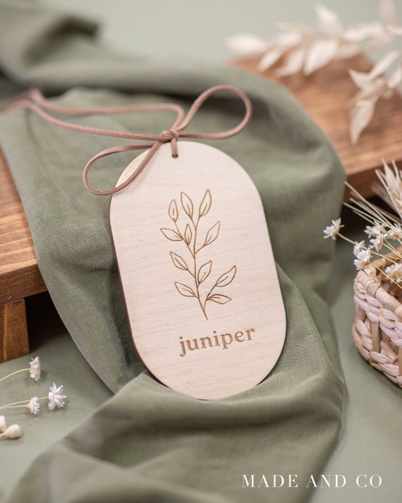 CUSTOM-Personalized Name Gift Tags, Engraved, Natural Birchwood, Etched,  Wedding Favors, Name Place Setting, Bridesmaids, Ornaments, Wedding
