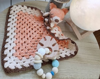 Kit naissance : doudou et hochet au crochet