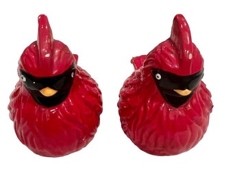 Vintage Red Cardinal Bird Salt & Pepper Shakers  3"