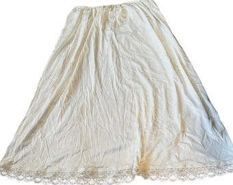 Vintage Deena White w/Lace Trim Half Slip Size Large