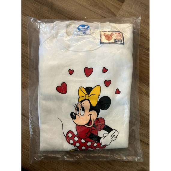 Vintage Minnie Mouse Hearts Disney Character Fashi