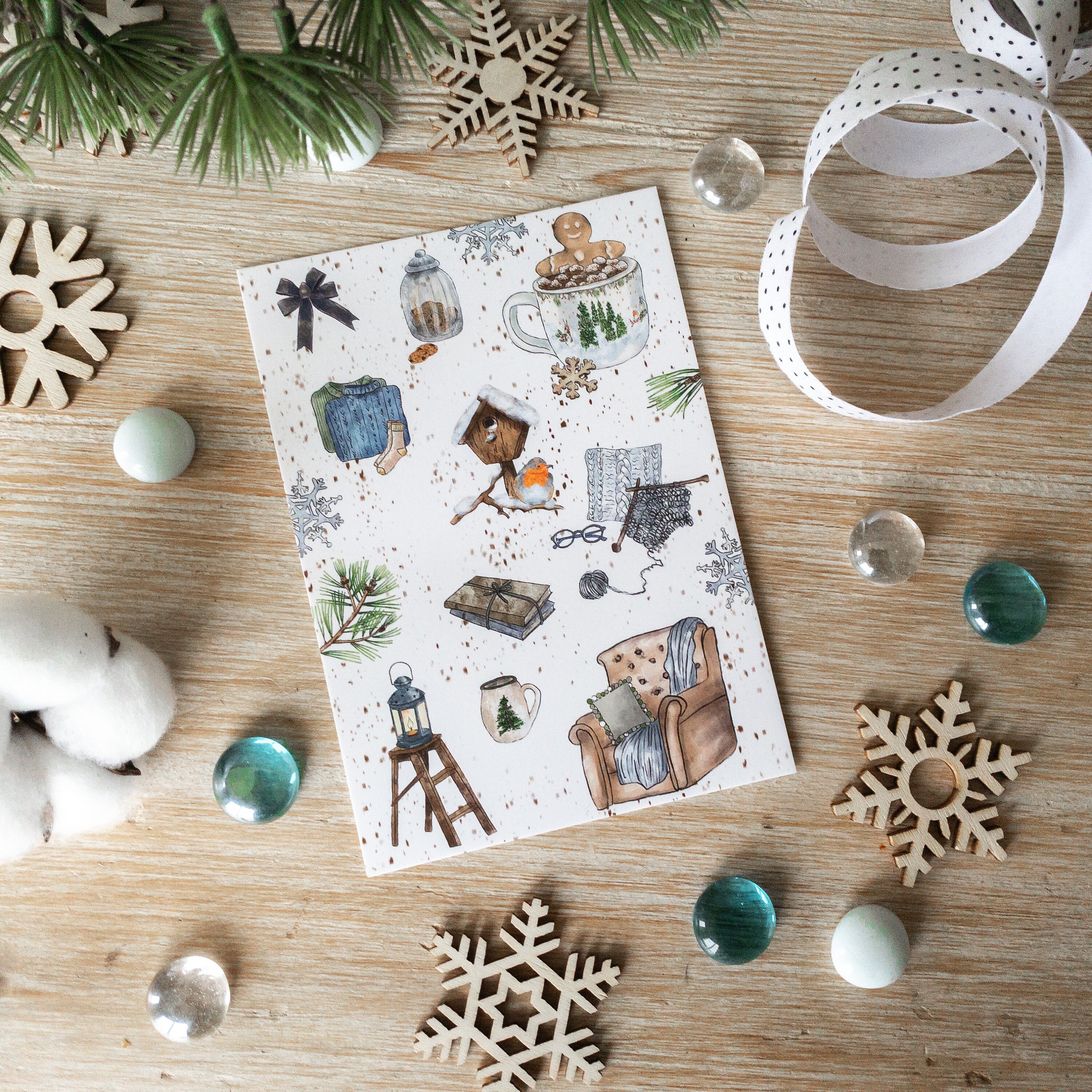 Carte Postale Illustrée Cocooning Home | Neige, Carte de Voeux, Noël, Chalet à La Montagne, Moufles,