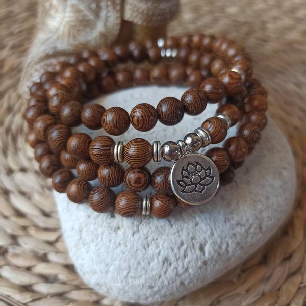 Mala en bois Wenge avec breloque fleur de lotus. Yoga, bien-être, méditation, Collier bracelet mala 108 perles, porte-bonheur, mala tibétain