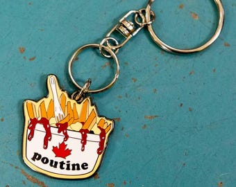 Poutine Canada geëmailleerde sleutelhanger/bedel - Canadese souvenir - Poutine Lover Gift