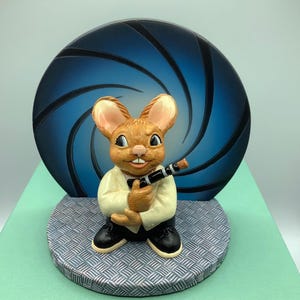 PENDELFIN - 2007 Event Piece - James Bond - COA - Stonecraft Rabbit - Special Colourway (White Jacket).