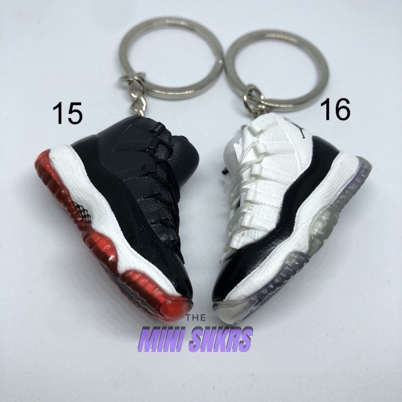 mini jordan shoe keychain