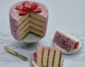 Strawberry Sponge Layer Cake – 1:12 Scale Dollhouse Miniature Food