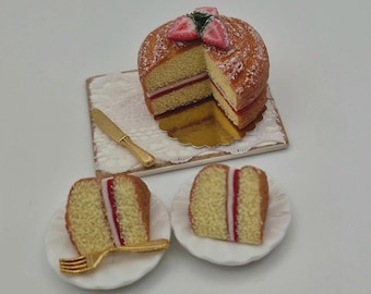 Classic Victoria Sponge Cake - Dolls House Miniature Food - Cake/ Confectionery Item for Doll House 1:12 Scale made from Polymer Clay