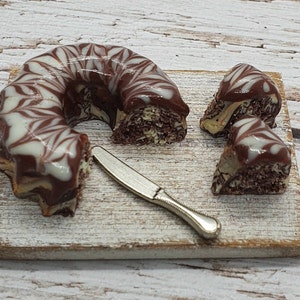 Marbled Bundt Cake - Dolls House Miniature Food - Cake for Doll House 1:12 Scale - Made in the UK