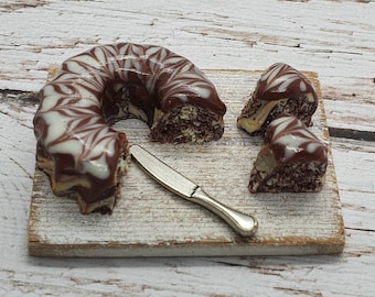 Miniature Marbled Bundt Cake – Dolls House Food, 1:12 Scale