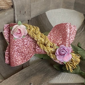 Rapunzel inspired hair bow, Disney princess hair bow, Disney hair bow, Disney vacation hair bow, magic kingdom hair bow, Unique baby bows