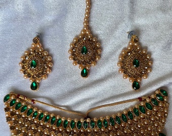Green and Gold Plated Beads and Kundan Choker Necklace Earrings Tikka Set Bronze Bridal Indian Jewellery Eid