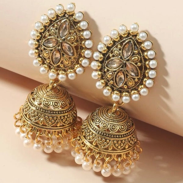 Boucles d'oreilles Jhumka en fausses perles et pompons en or et argent, cadeau d'anniversaire blanc bohème indien oxydé, cadeau de Noël