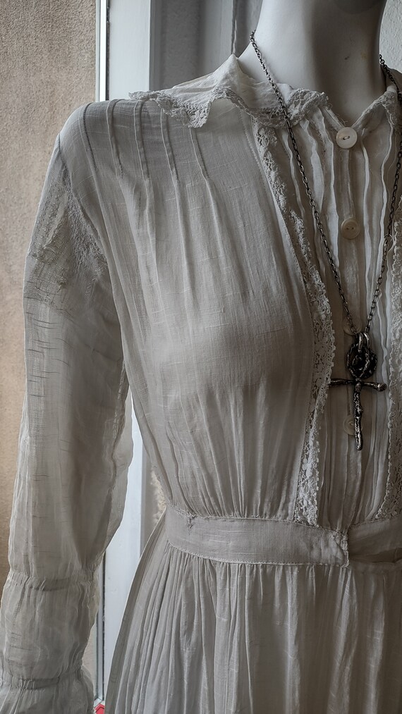 Vintage Handmade 1800s Cotton Prairie Dress - image 3