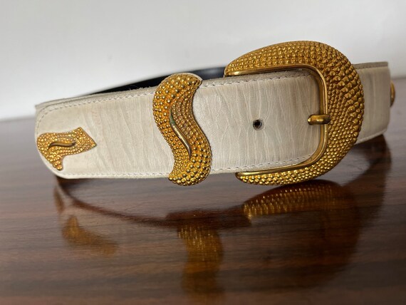 Vintage STEPHEN COLLINS White Leather Belt With Buckle and  display picture 2
