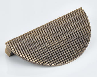 Maniglia per mobile a mezzaluna in ottone massiccio, pomello lineare zigrinato per cassetto, ferramenta in bronzo anticato