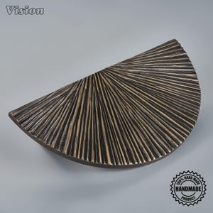 Handgemaakte massief messing halfronde deurklink – antiek brons, met stralende ribbels