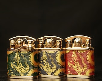 Zippo-tändare med Dragon Design - Personlig påfyllningsbar tändare med läderfodral och namngravyr