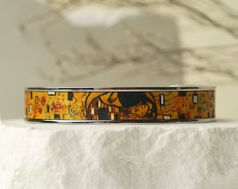 Brazalete Kiss: cuero y titanio inspirados en Gustav Klimt
