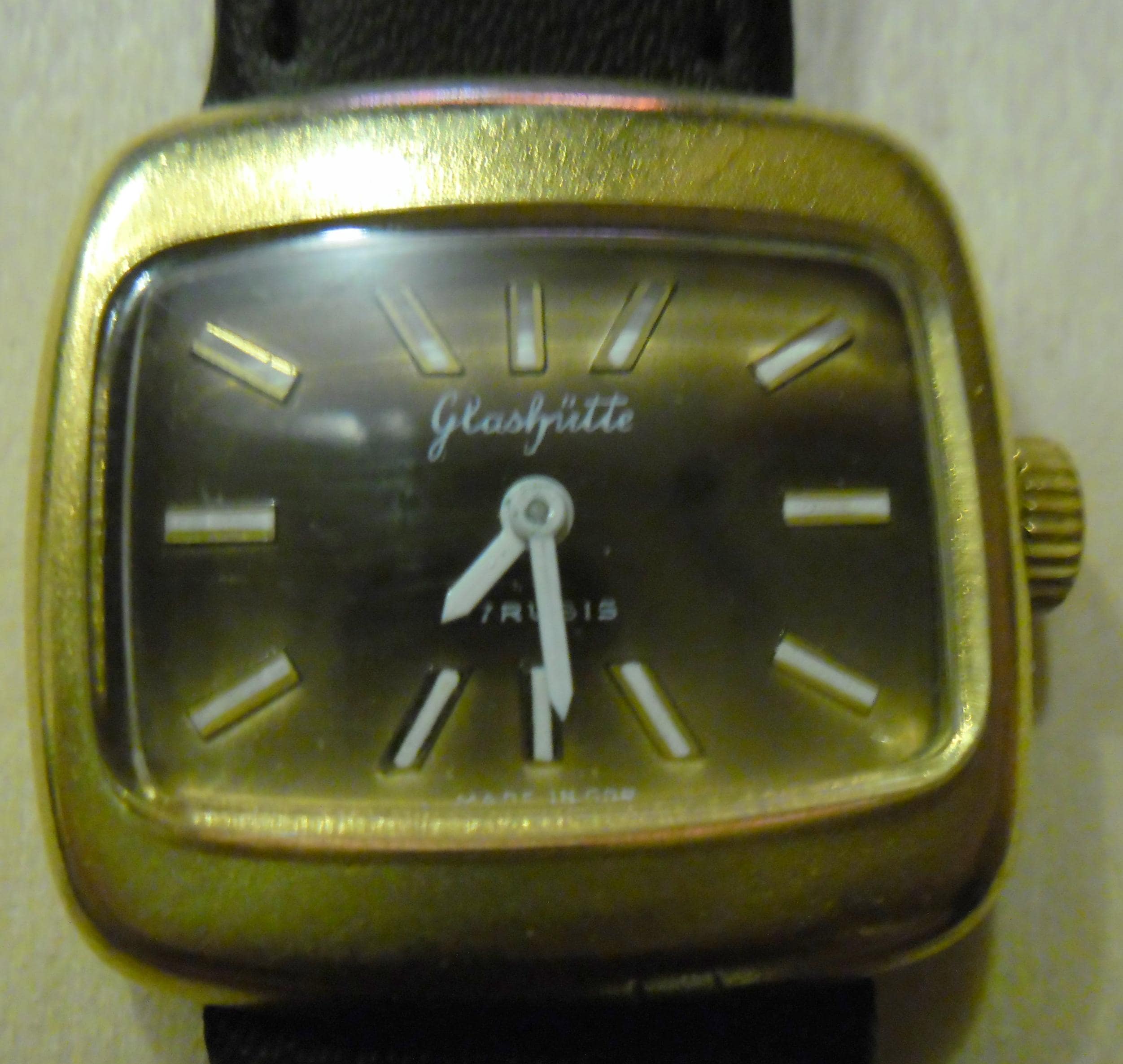 Glashutte, fabricada en la RDA, años 70, chapada en oro con 17