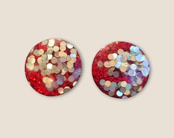 Pendientes de clip redondos estilo retro con confeti de lucita roja vintage