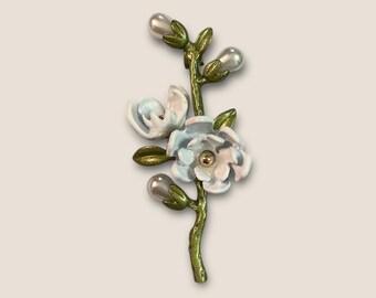 Vintage White Floral Enamel & Faux Pearl Brooch Pin