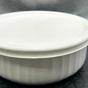 Corning Ware/24 ounce/ French White Round Bowl with Plastic lid/ Bowl with lid image 1
