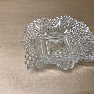 Indiana Glass/ Candy dish with ruffled diamond sawtooth edge/ candy dish