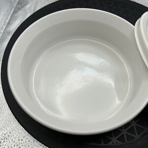 Corning Ware/24 ounce/ French White Round Bowl with Plastic lid/ Bowl with lid image 3