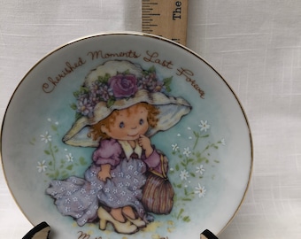 Avon/ 1981 Mother's Day plate/" Moments"