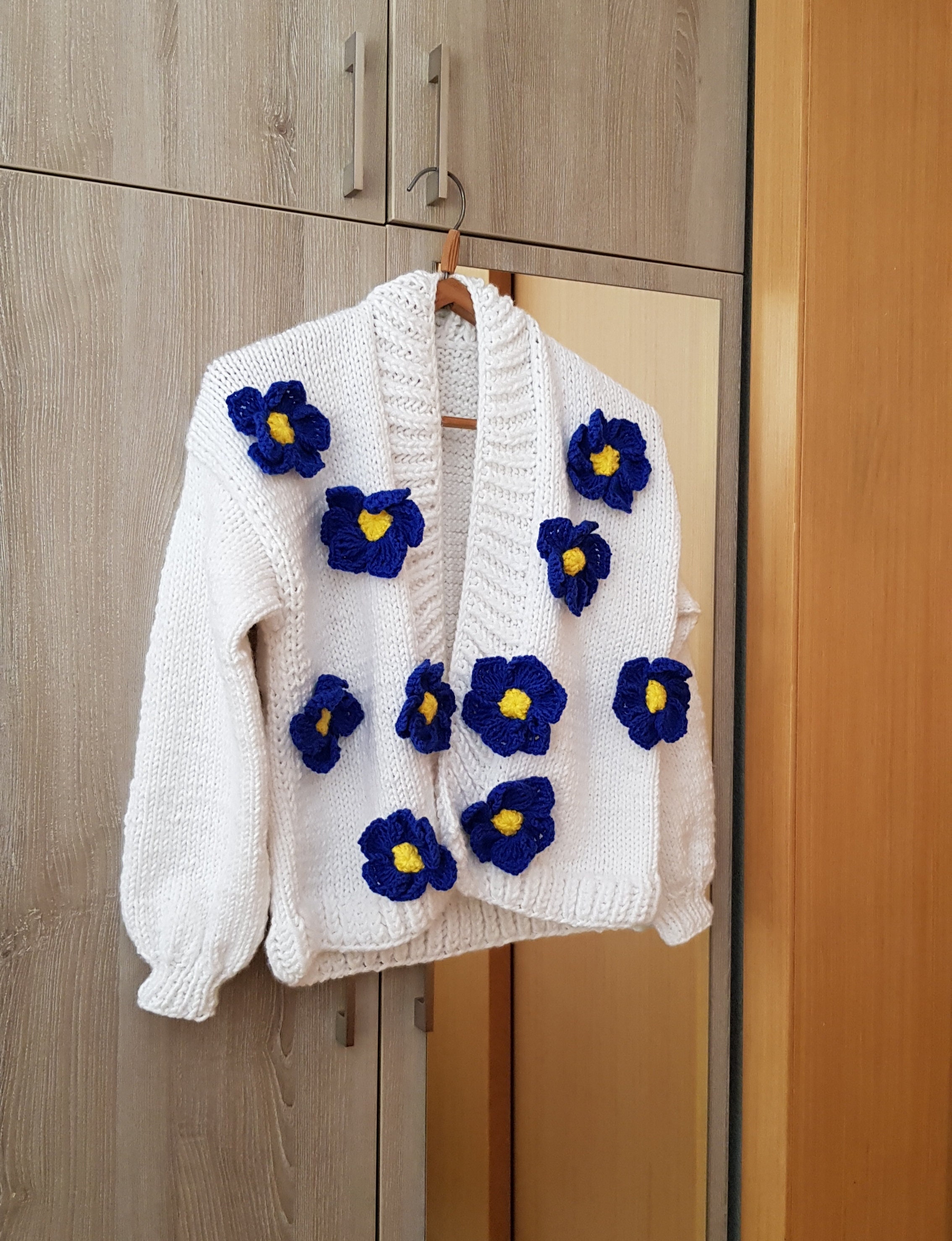 Knit Cropped Cardigan Handmade White 