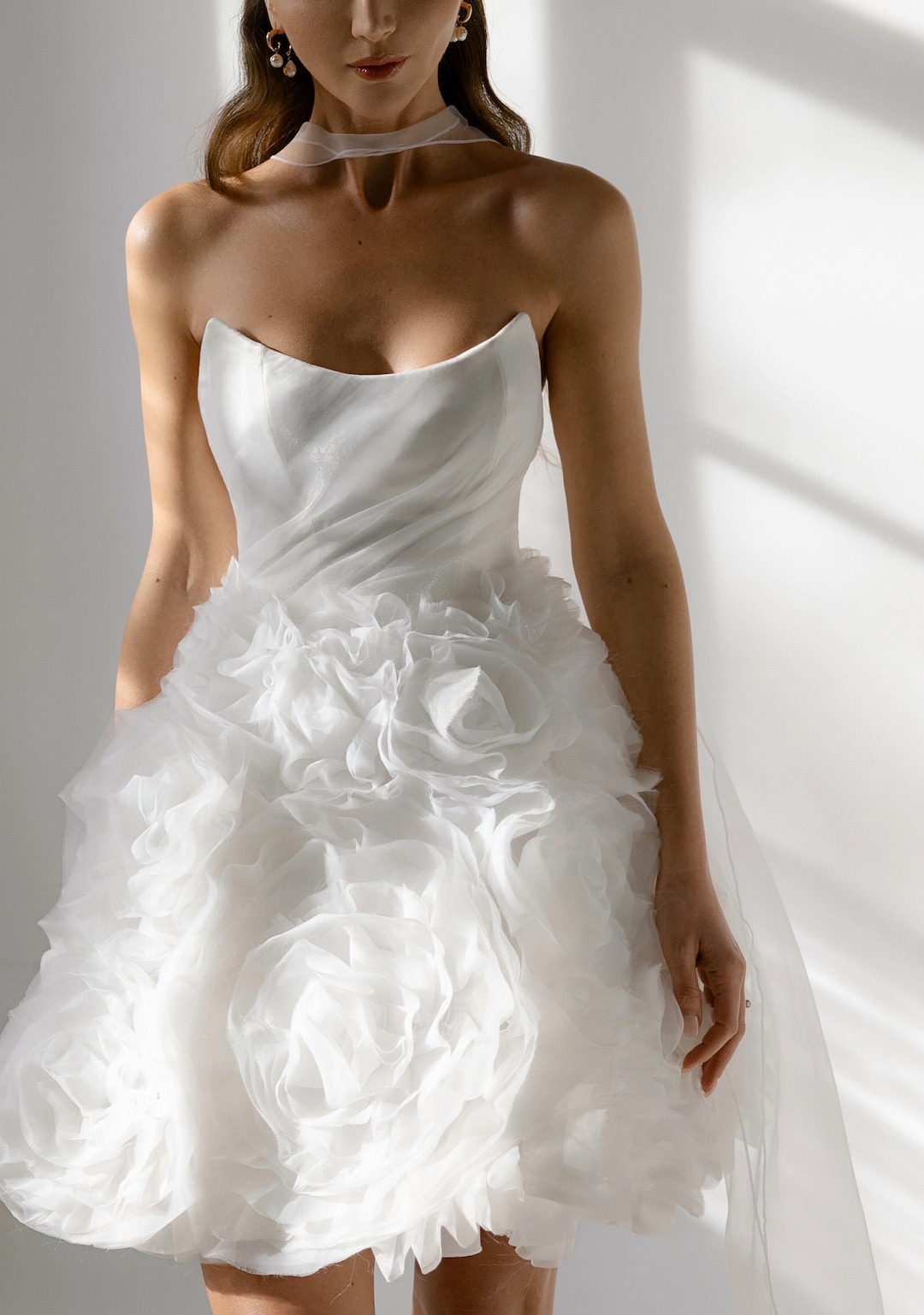 Minimalist White Mini Short Wedding Dress with a Sleek Silhouette for a Contemporary Bridal Style