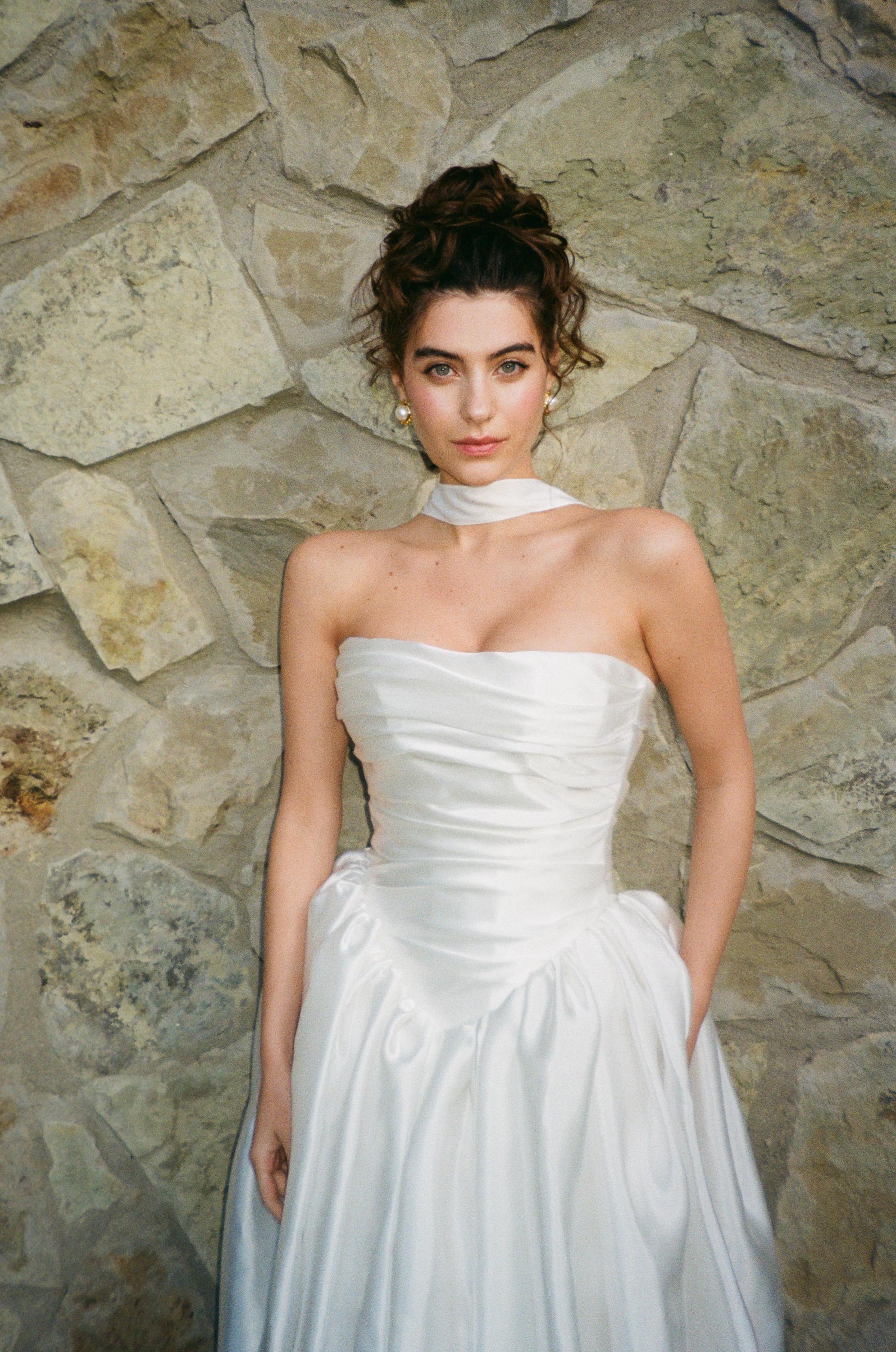 ivory organza wedding dress Deep V Neck Big Flower Applique Wedding Dresses Ivory Organza Grace Wedding Gowns AWD1609