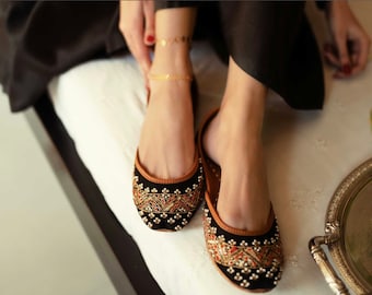 Adele Black Bridal Juttis - Handmade Leather Embroidered Flats- Soft Cushioned PakistaniShoes - Dabka and Resham Party Wear