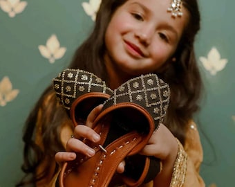 Anahi Kids Juttis | Kids juttis | Kids Asian footwear | Kids flats | Kids Punjabi juttis | Kids ballet pumps | Black juttis for kids